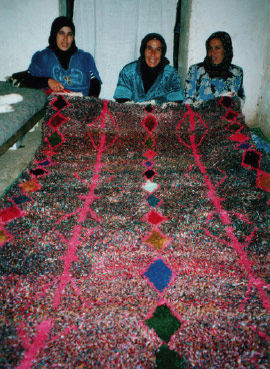 boucherouite weavers, western Middle Atlas, 2001
