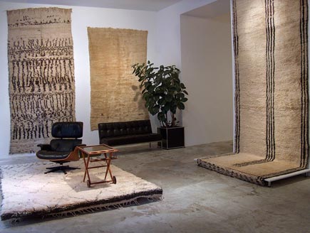 an
exhibition of Beni Ouarain rugs in the Vienna gallery, Schleifmuehlgasse
13, 18th of November - 18th of December 2004